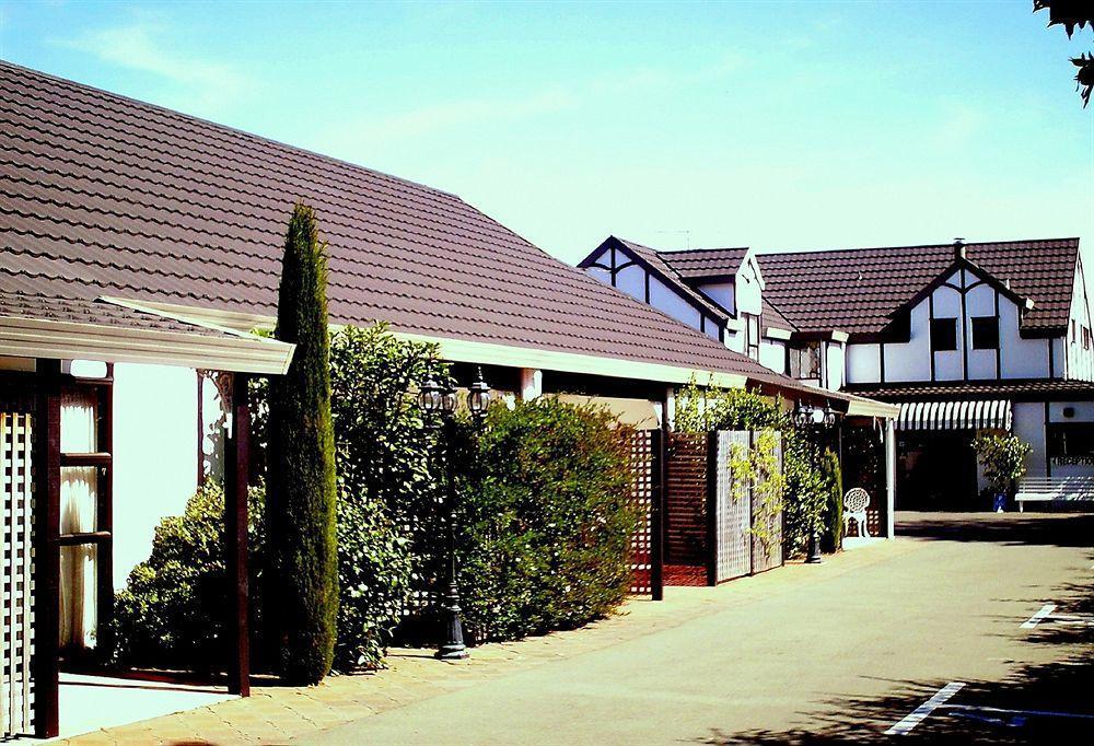 Tudor Lodge Motel Nelson Exterior photo