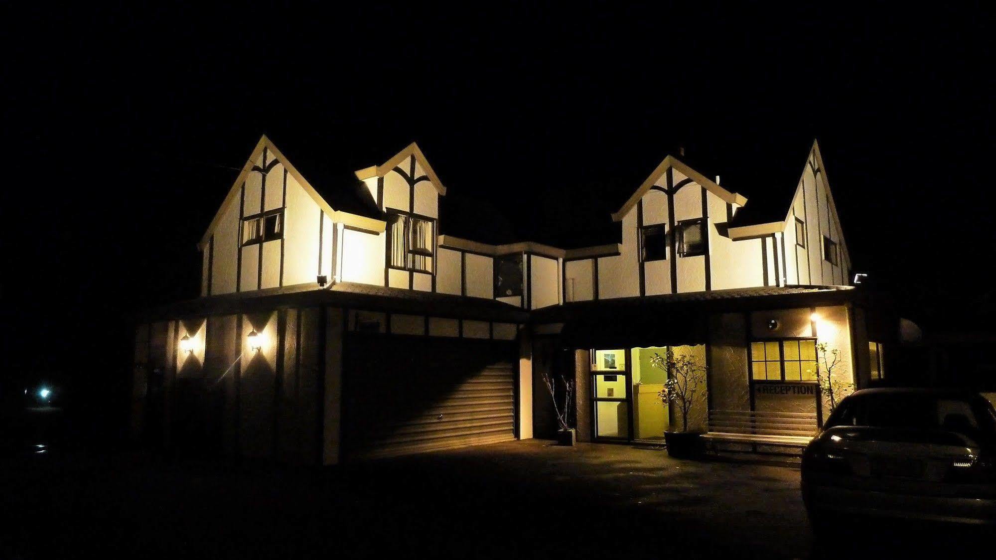 Tudor Lodge Motel Nelson Exterior photo